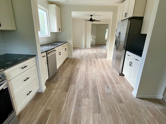 3rd image of 138 7th North St #1