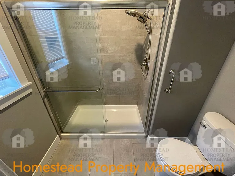 463 NE Cedar St — Photo 24