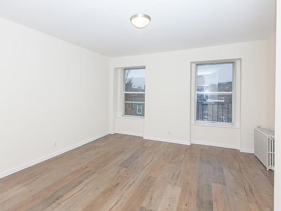 3rd image of 83 Calyer St APT 3