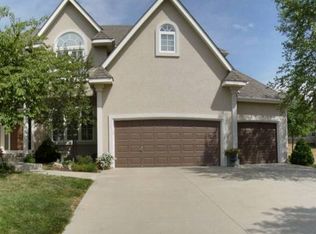 701 SW Winterstar Dr, Lees Summit, MO 64081