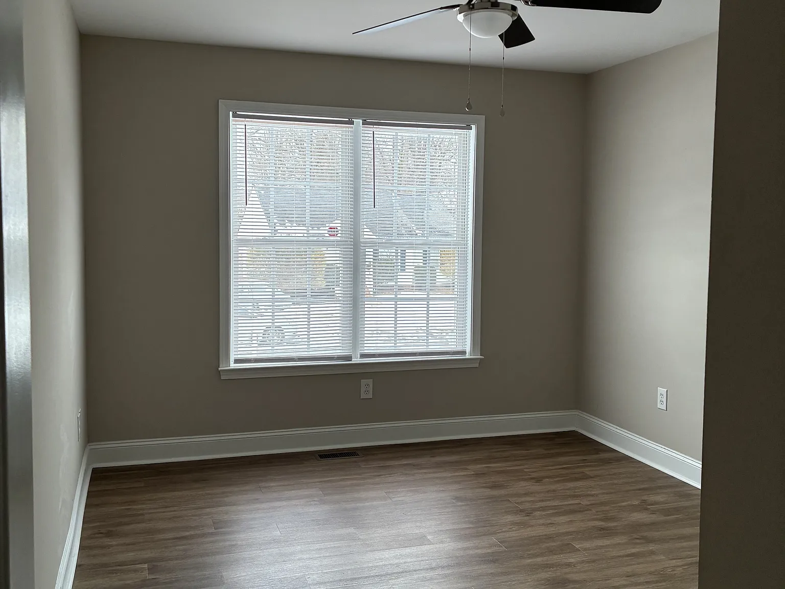 231 Summerpine Place - 1 — Photo 4