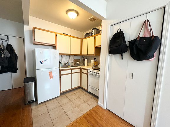 3rd image of 150 Orchard St APT 5B