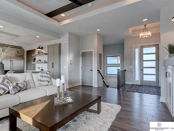 5th image of 18827 Taylor Cir