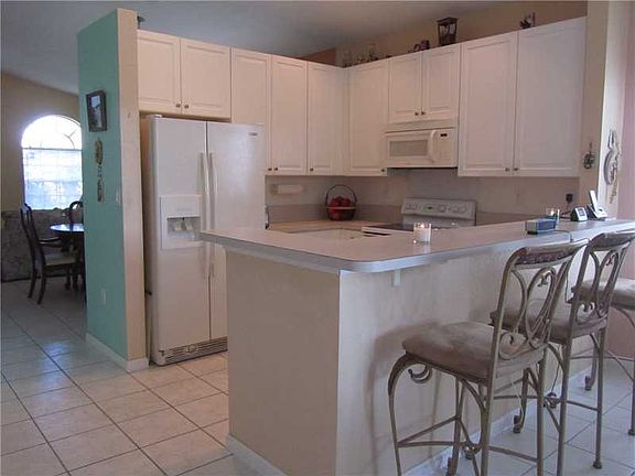 4th image of 1922 NW 74th Way