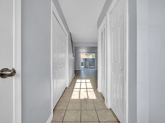 3rd image of 1025 Carolina Rd. #D3