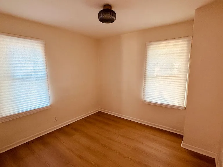 14869 Freeland St — Photo 5