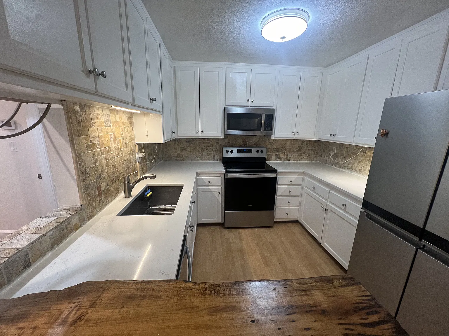 439 S Catalina Ave — Photo 3