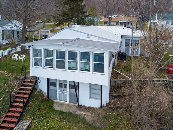 3rd image of 1265 Sylvan Dr