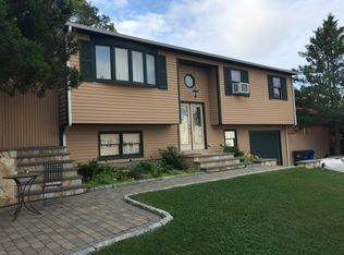 499 Quincy St, Fall River, MA 02720