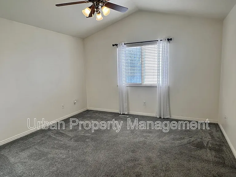 528 W 810th St S — Photo 16
