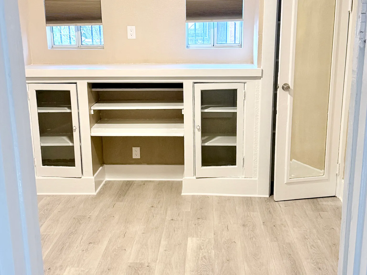 3 bed, 2093 sqft, $3,900 — Photo 2