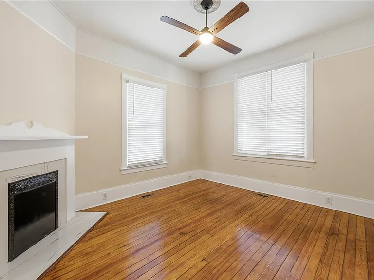 2305 Abercorn St — Photo 17