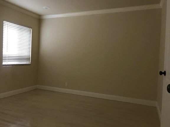 3rd image of 11719 Mayfield Ave APT 2