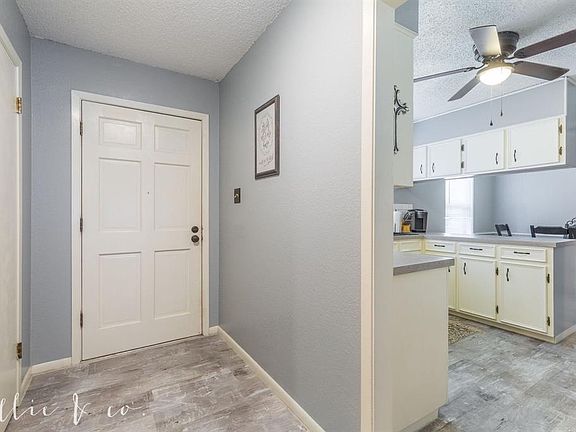 4th image of 2733 S 40th St