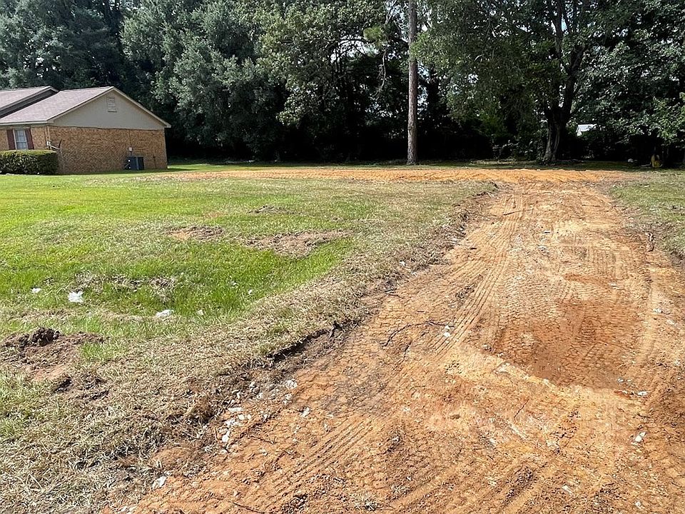 2nd image of 3007 E Park Ct