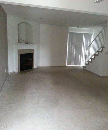 4th image of 901 SW Eagle Ct