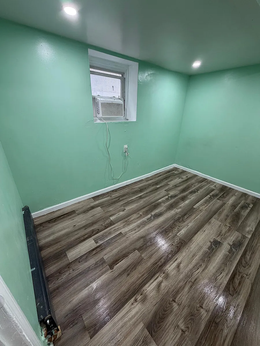 Building Photo - 9 Banner 3rd Ter #BASEMENT