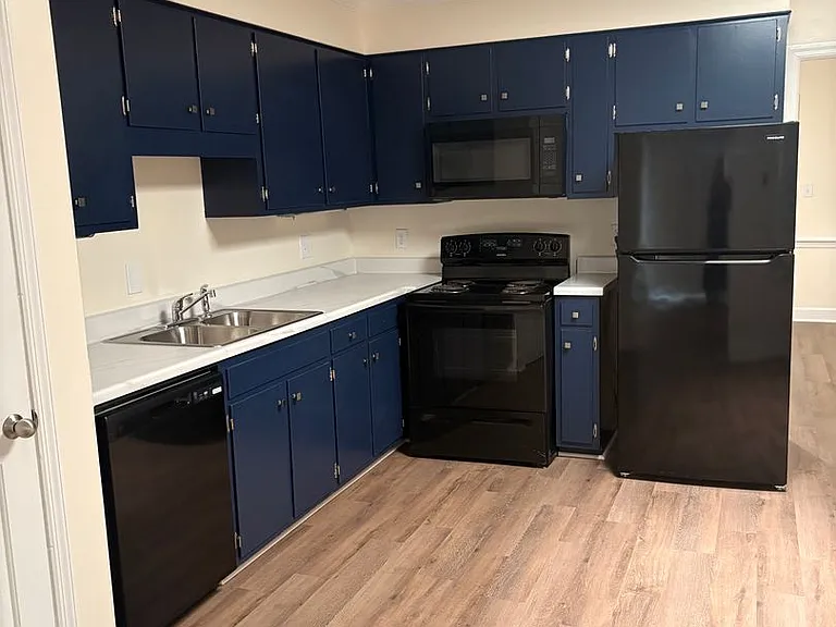 2819B Falcon Ln — Photo 8