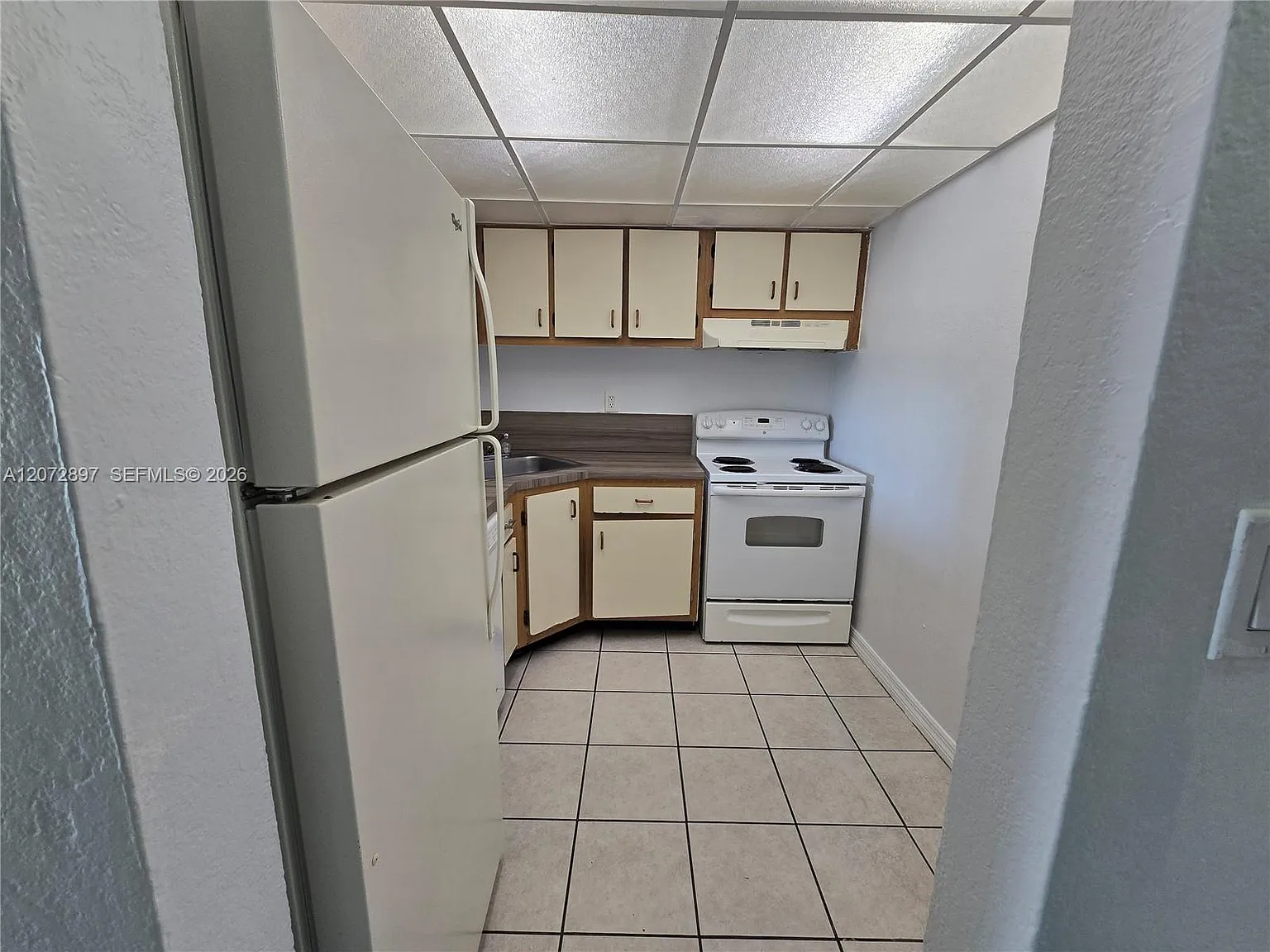 Yolanda Villas Condo — Photo 4