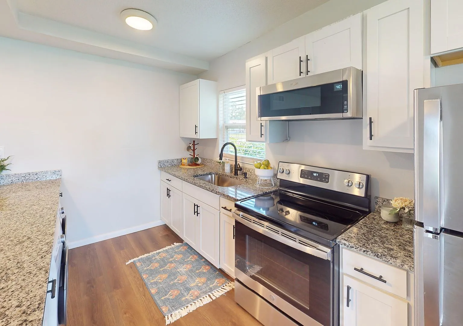 The Fairview Apartments -1 Up To 2 Months Free On Selected Homes If Moved In By 8/28 — Photo 3