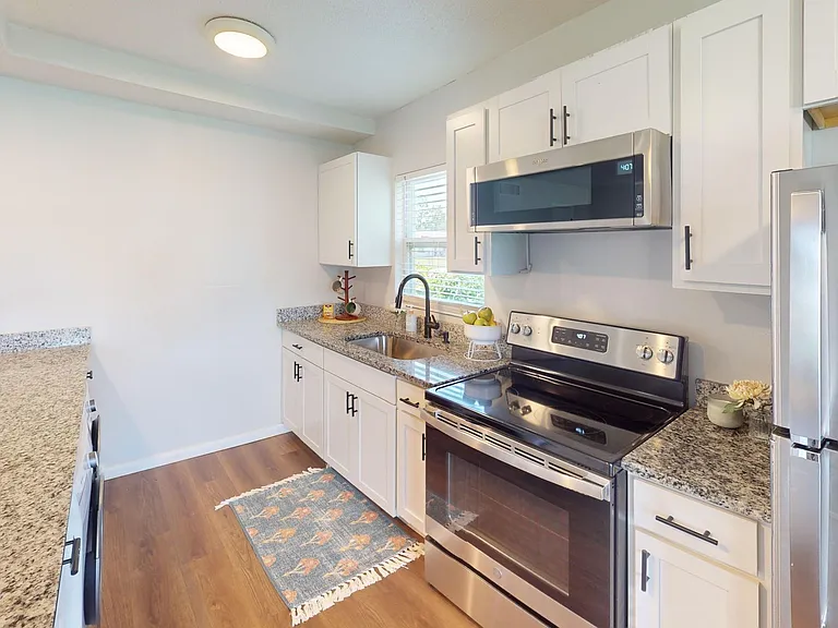 1700 Van Ness St — Photo 3