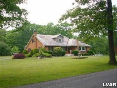 8104 Skeet Club Ln, Slatington, PA, 18080