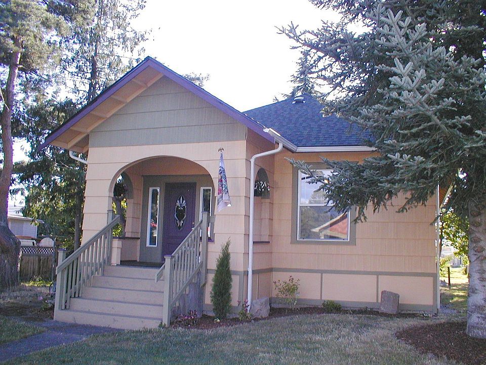 2211 Iron Street