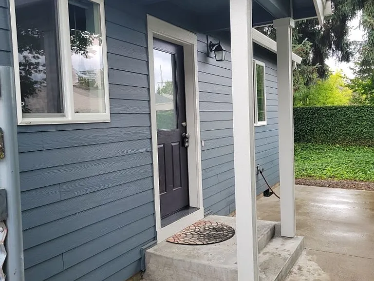 Charming SE Bungalow 3 Bed 2 Bathroom with Washer & Dryer — Photo 1
