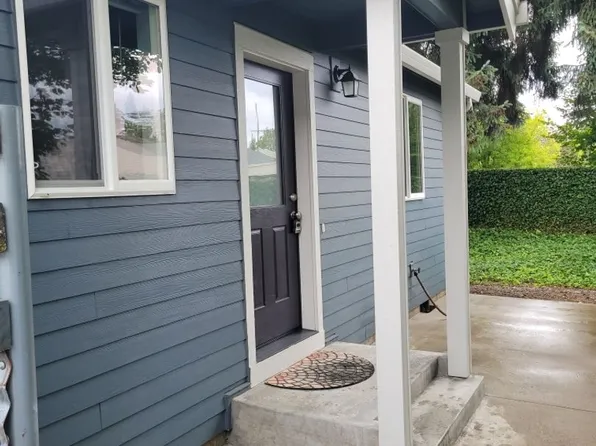 Charming SE Bungalow 3 Bed 2 Bathroom with Washer & Dryer, 6021 SE 48th Ave Unit B, Portland, OR 97206