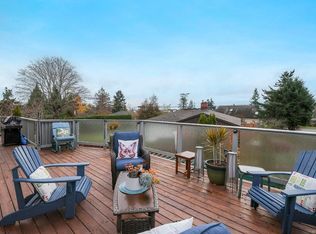 2143 Cooke Ave, Comox, BC V9M 1N3