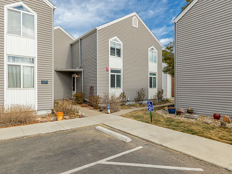3371 S Monaco Pkwy #A — Photo 5
