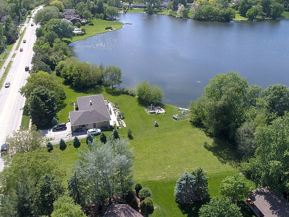 2nd image of 806 Plainfield Rd