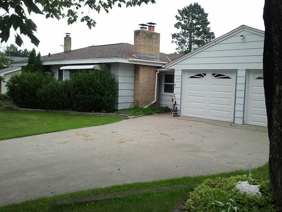 house w/ double garage