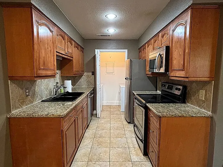 5638 Cedar Creek Dr — Photo 6