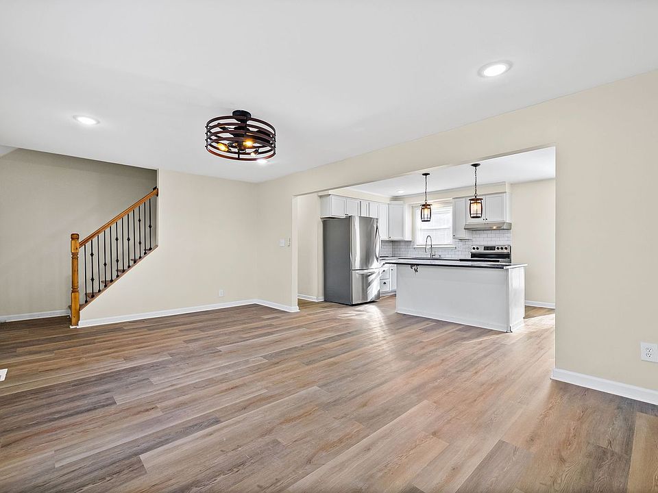 1st image of 564 Briarwood Dr