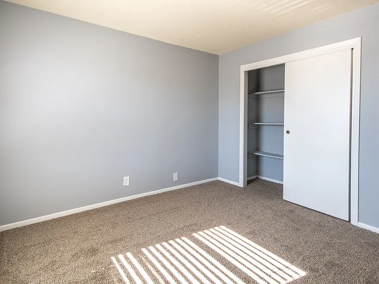 Coleman Place Apartments — Photo 18