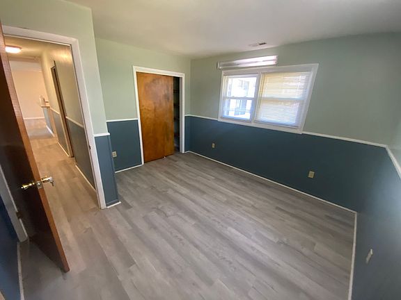 4th image of 1107A E Roanoke St