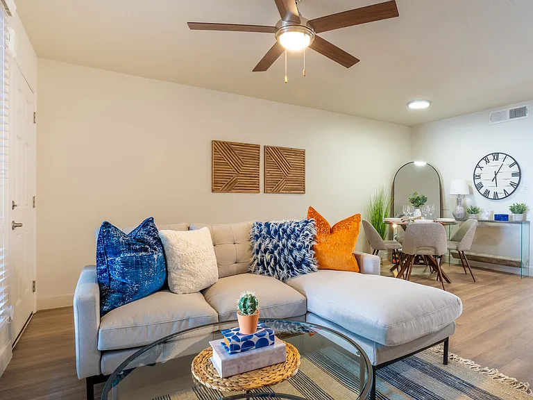 Riverside Apartments — Photo 5