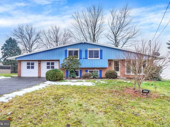1210 Golden Way, York, PA 17402
