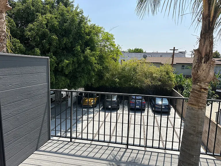 1702 S Hoover St #202 — Photo 6
