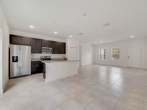 4th image of 7130 N Cricket Dr