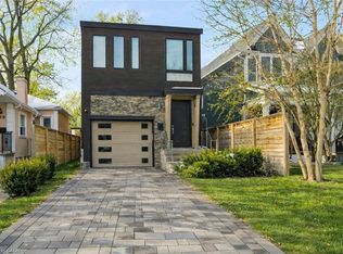 63 Troy St, Mississauga, ON L5G 1S6