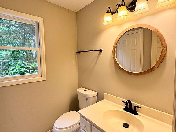 5th image of 310 Briar Creek Cir