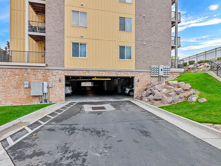 165 W Albion Village Way #201 — Photo 13