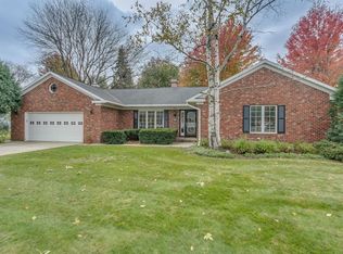400 Cricket Ct, Green Bay, WI 54302