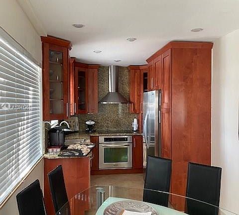 2nd image of 8435 Crespi Blvd APT 3