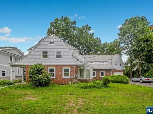 268 Robin Rd, Englewood, NJ 07631