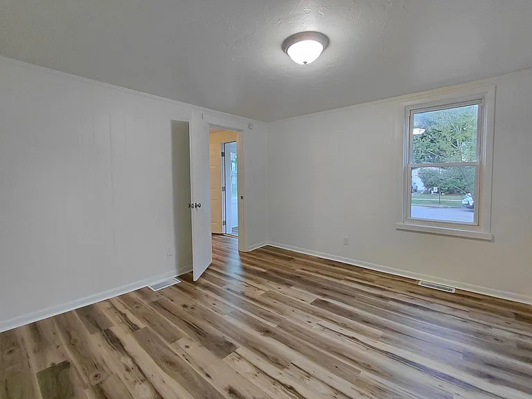 131 Waterford St #1 — Photo 8