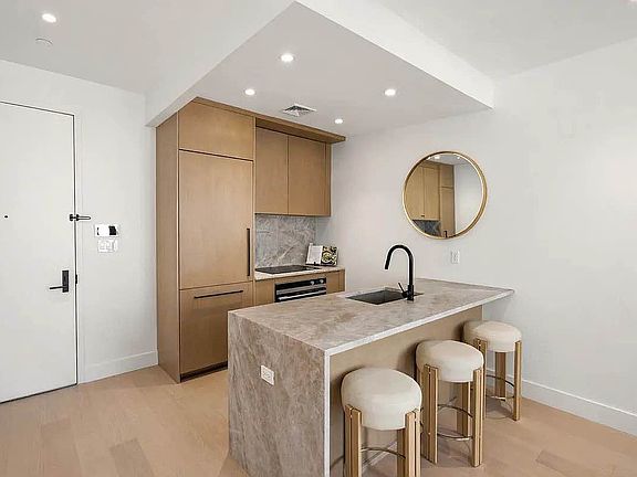 4th image of 772 Metropolitan Ave #4AA