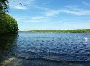 128 River Rd, Saunderstown, RI 02874